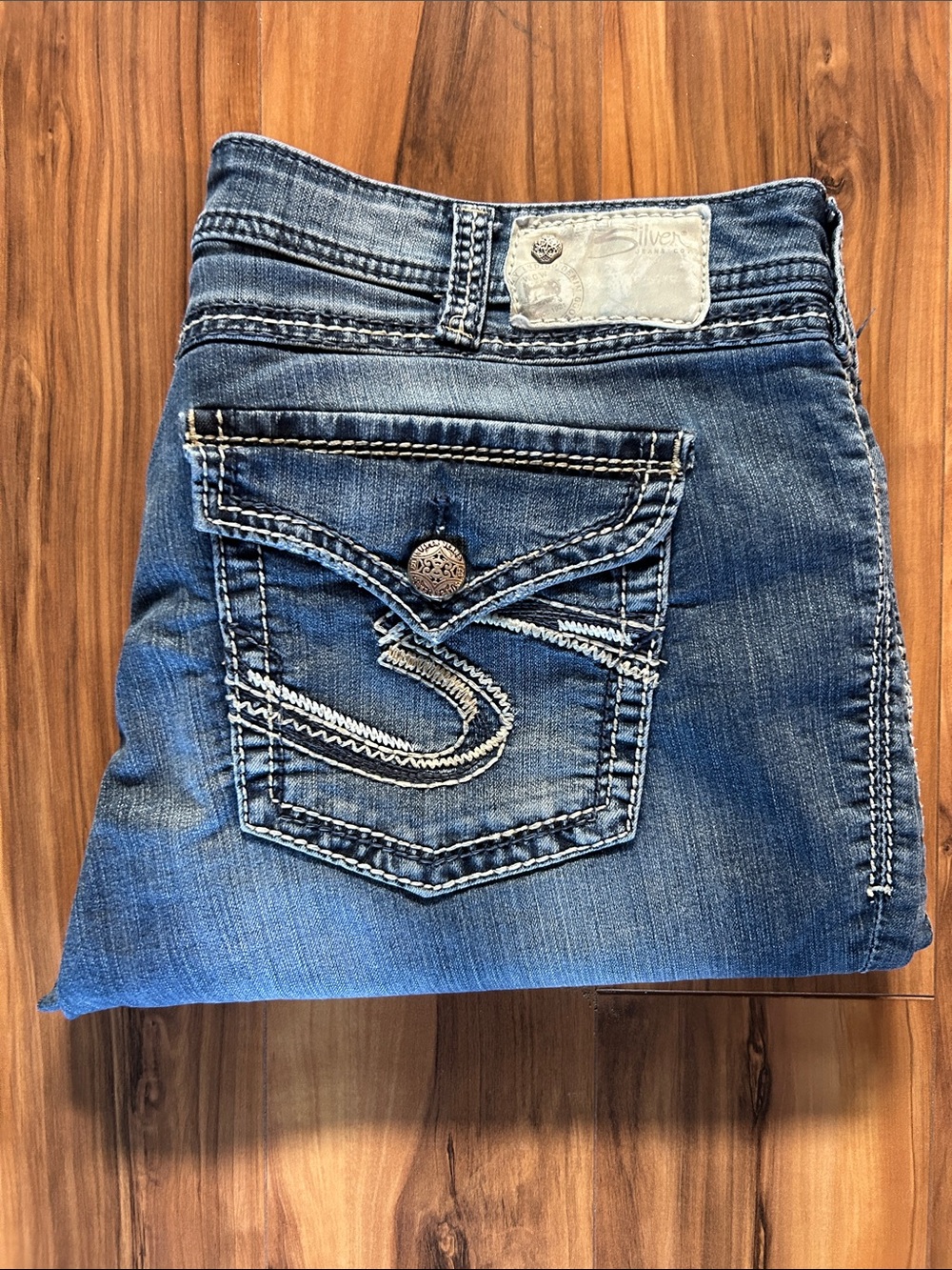 Silver Suki Flap Capri Jeans - Picture 9 of 9